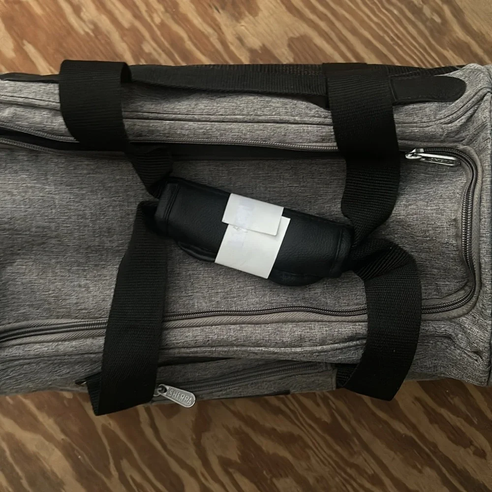 Sherpa dog/cat carrier. New with tags. Grey/blk